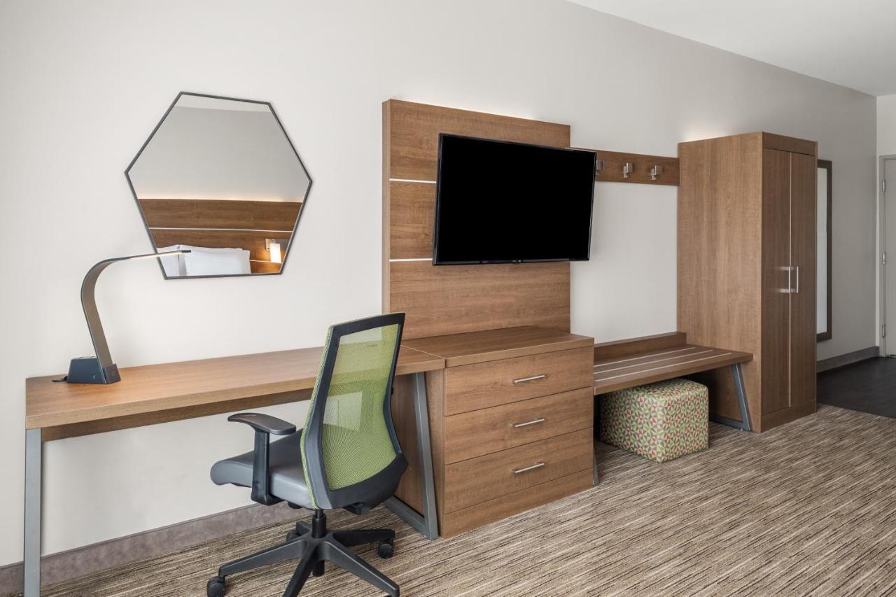 Inn Express & By Ihg